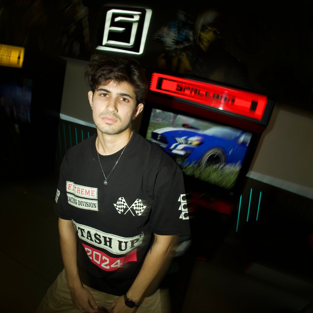 RACING TEE BY STASH UP- BLACK